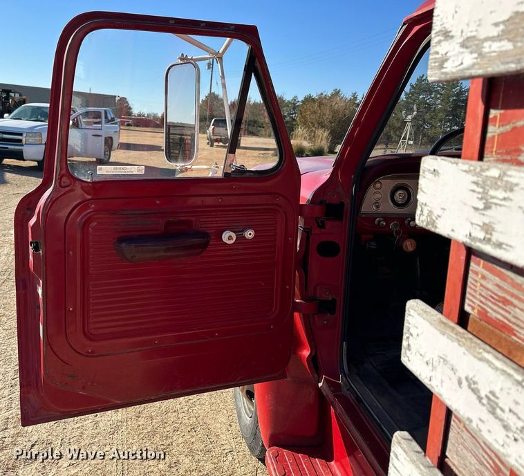 image for item OK9181 1969 Ford F600  grain truck
