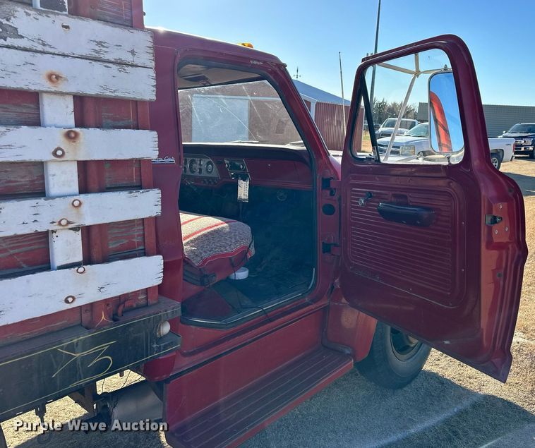 image for item OK9181 1969 Ford F600  grain truck