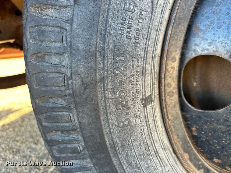 image for item OK9181 1969 Ford F600  grain truck