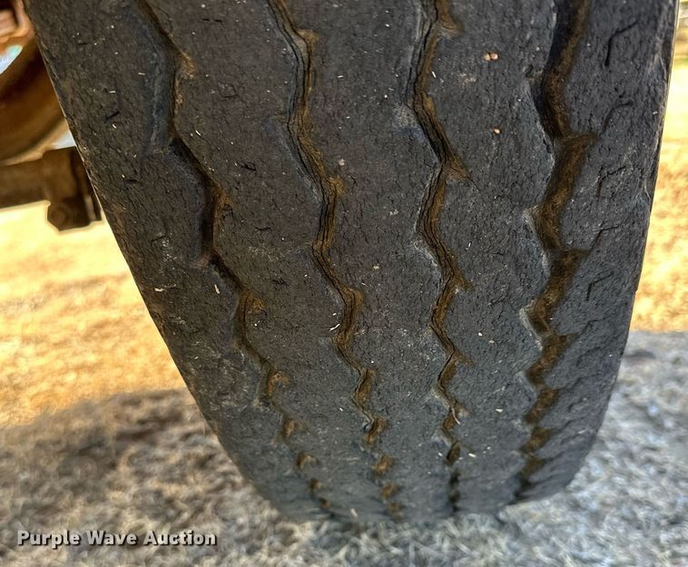 image for item OK9181 1969 Ford F600  grain truck