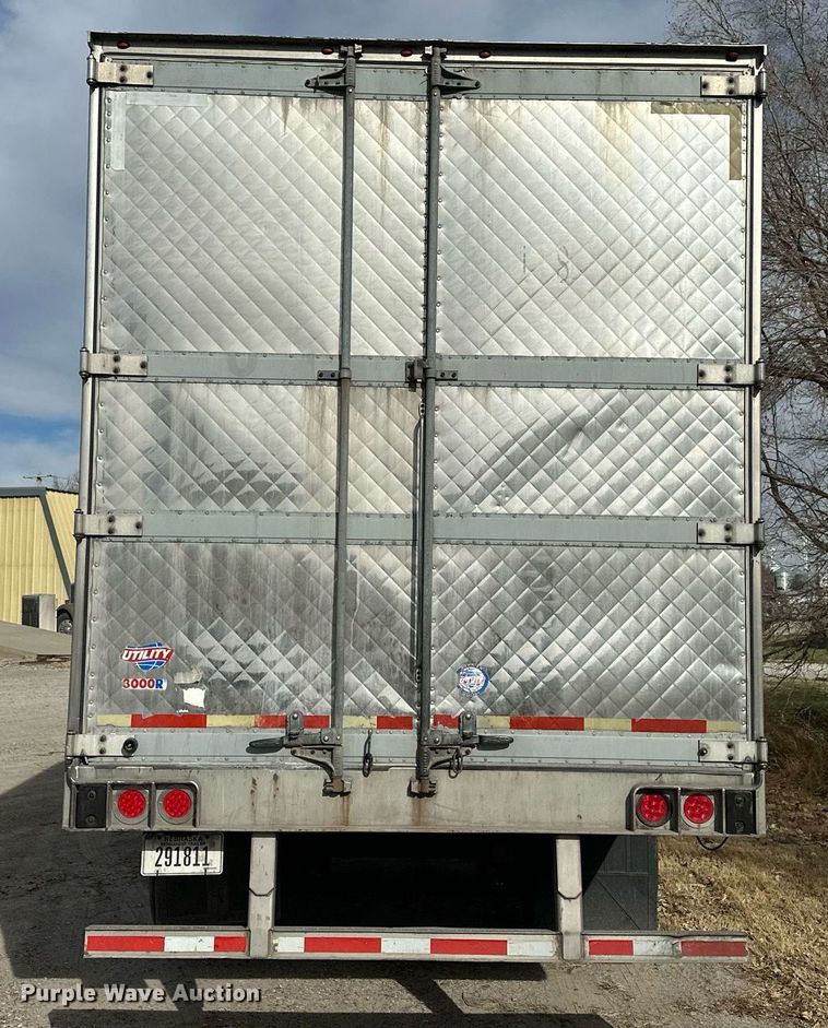 image for item OK9190 2007 Utility 3000R  refrigerated van trailer