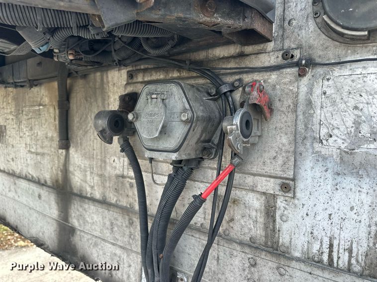 image for item OK9190 2007 Utility 3000R  refrigerated van trailer