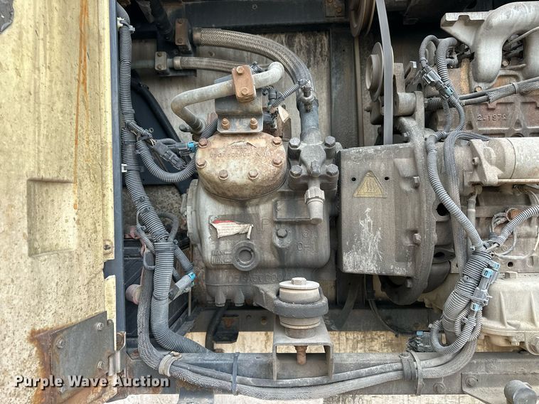 image for item OK9190 2007 Utility 3000R  refrigerated van trailer