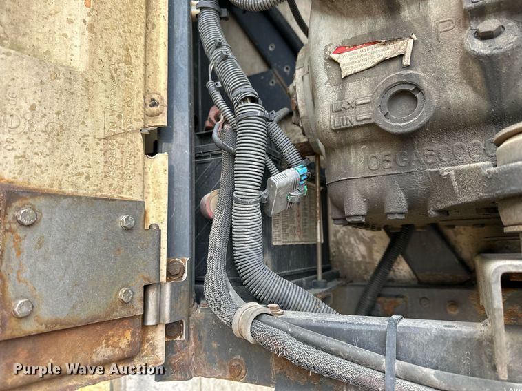 image for item OK9190 2007 Utility 3000R  refrigerated van trailer