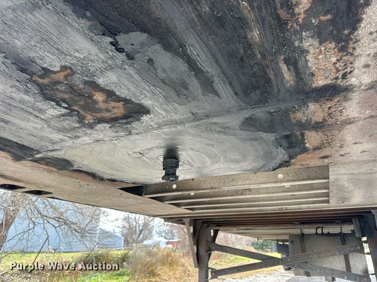 image for item OK9190 2007 Utility 3000R  refrigerated van trailer