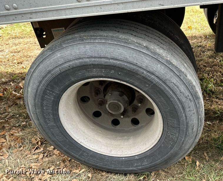 image for item OK9190 2007 Utility 3000R  refrigerated van trailer