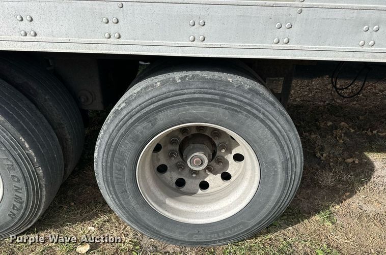 image for item OK9190 2007 Utility 3000R  refrigerated van trailer