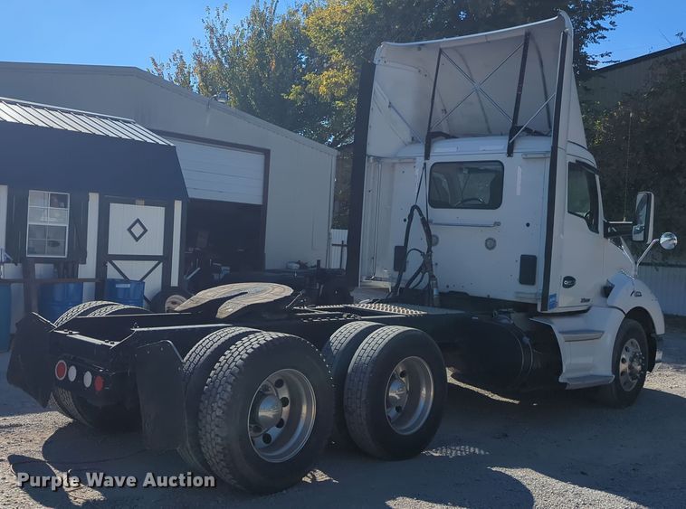 image for item OL9122 2015 Kenworth T680  semi truck