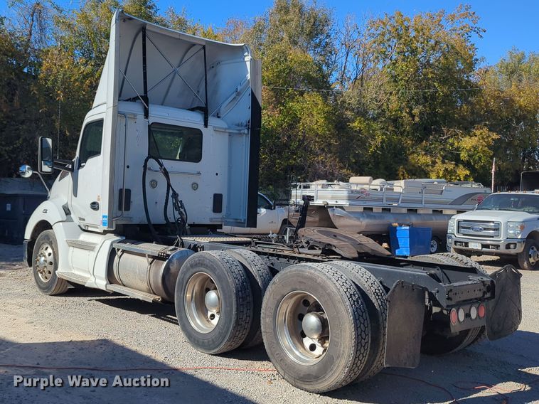 image for item OL9122 2015 Kenworth T680  semi truck