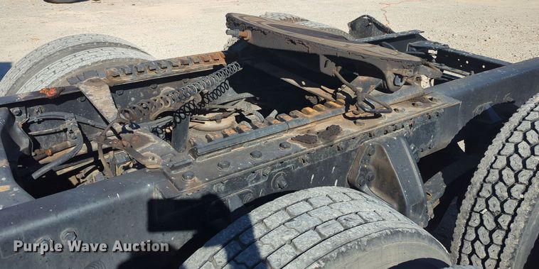 image for item OL9122 2015 Kenworth T680  semi truck