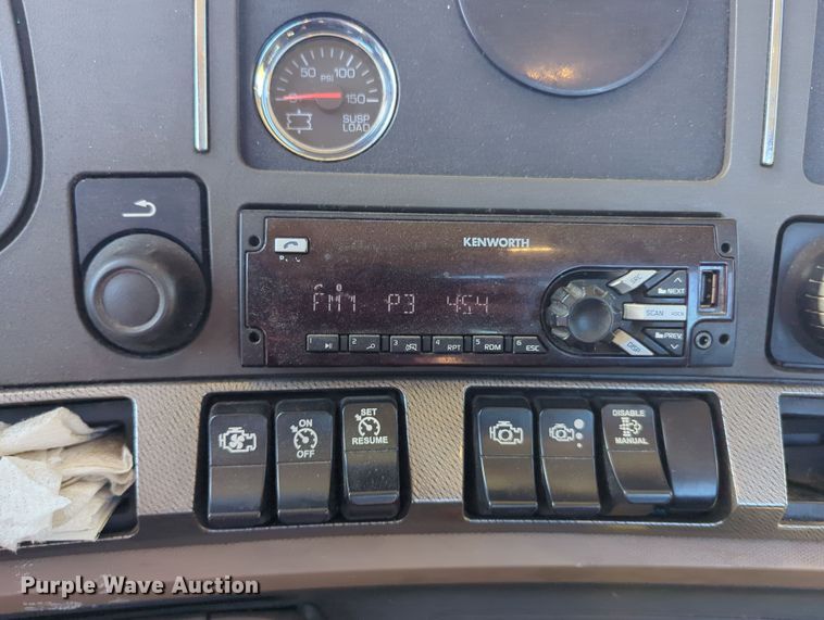 image for item OL9122 2015 Kenworth T680  semi truck