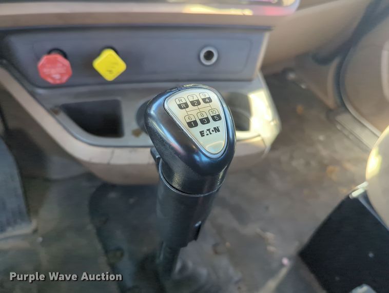 image for item OL9122 2015 Kenworth T680  semi truck