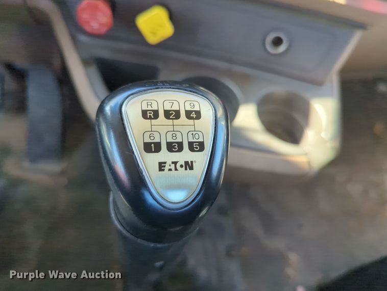 image for item OL9122 2015 Kenworth T680  semi truck