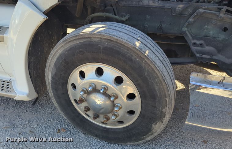 image for item OL9122 2015 Kenworth T680  semi truck