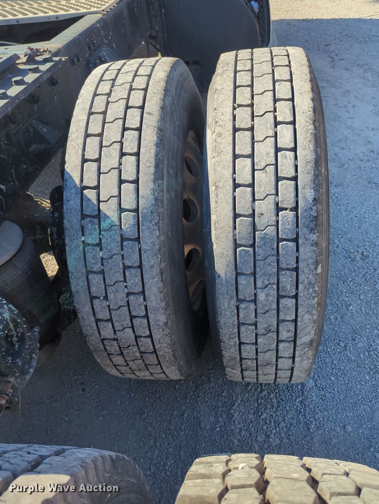 image for item OL9122 2015 Kenworth T680  semi truck