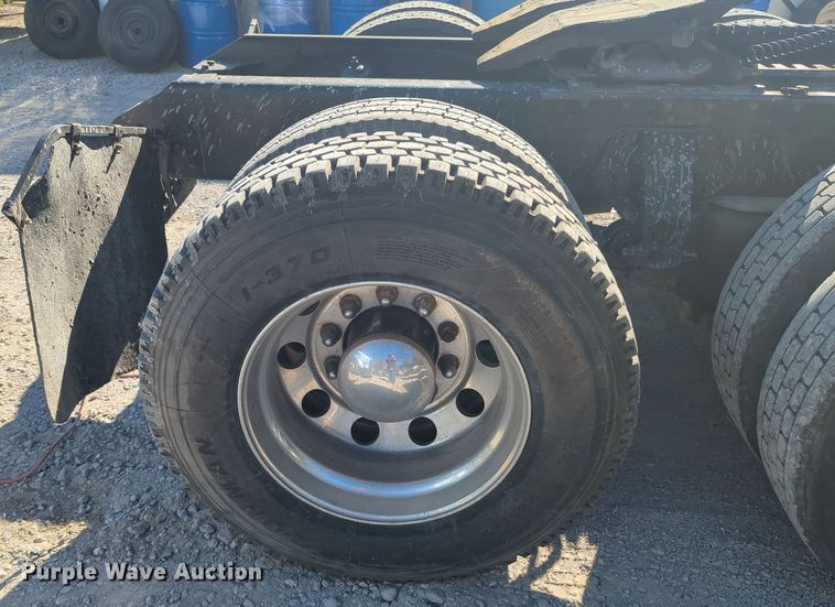 image for item OL9122 2015 Kenworth T680  semi truck