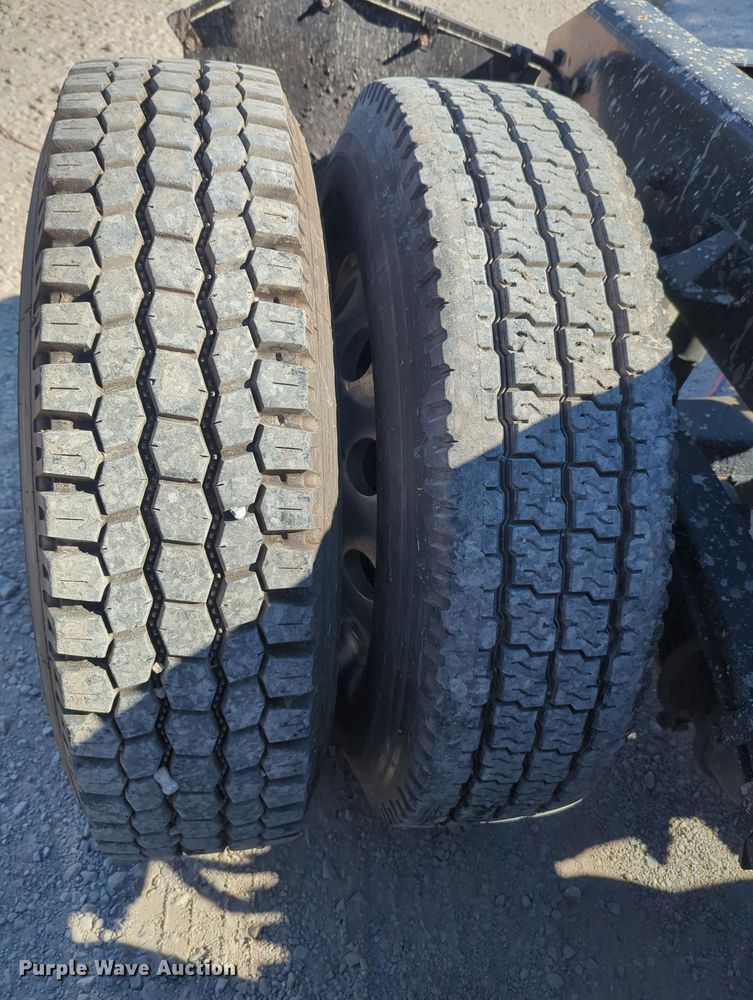 image for item OL9122 2015 Kenworth T680  semi truck