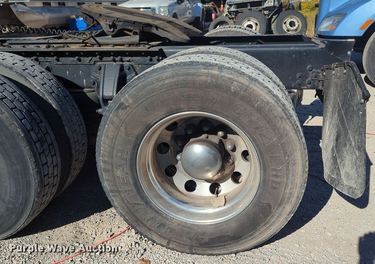 image for item OL9122 2015 Kenworth T680  semi truck