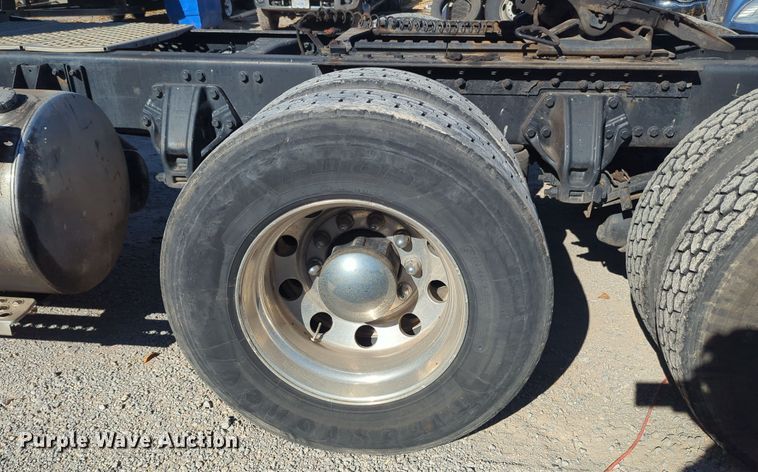 image for item OL9122 2015 Kenworth T680  semi truck