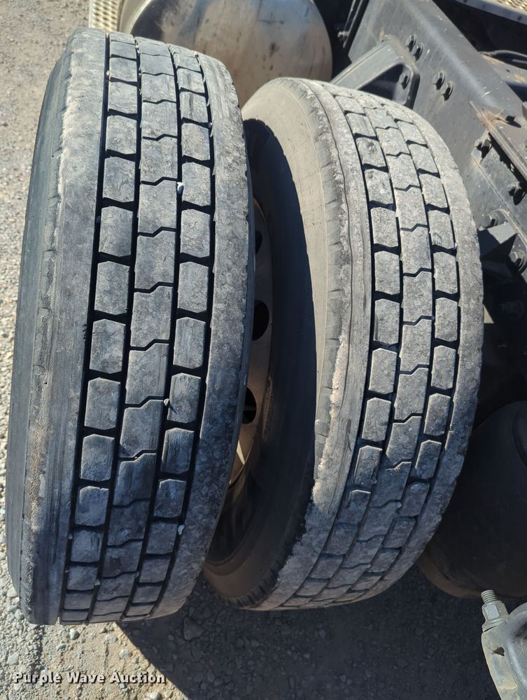 image for item OL9122 2015 Kenworth T680  semi truck