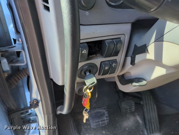 image for item OL9123 2015 Peterbilt 579  semi truck