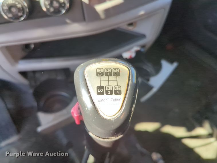 image for item OL9123 2015 Peterbilt 579  semi truck