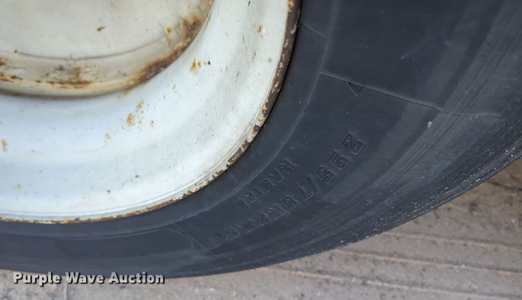 image for item OL9126 2008 Utility  refrigerated van trailer