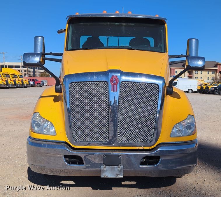 image for item OL9133 2020 Kenworth T680  semi truck