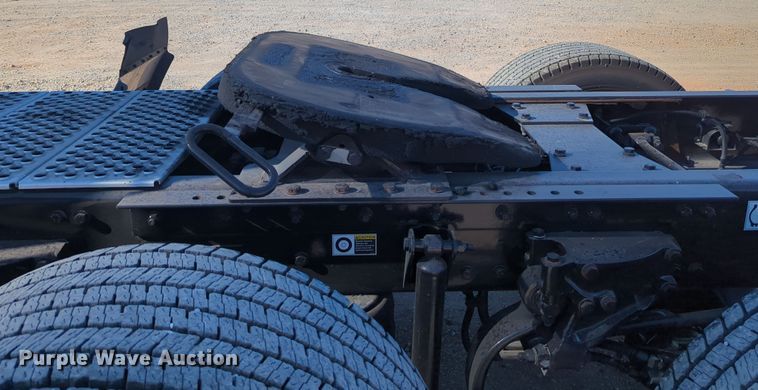 image for item OL9133 2020 Kenworth T680  semi truck