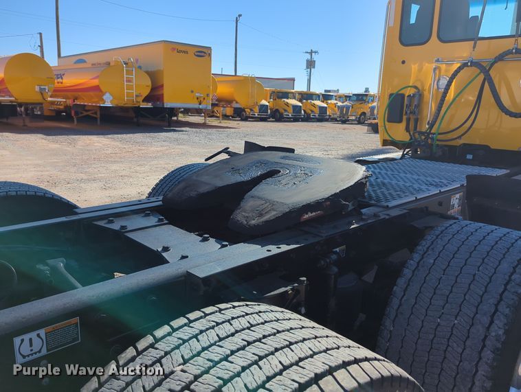 image for item OL9133 2020 Kenworth T680  semi truck