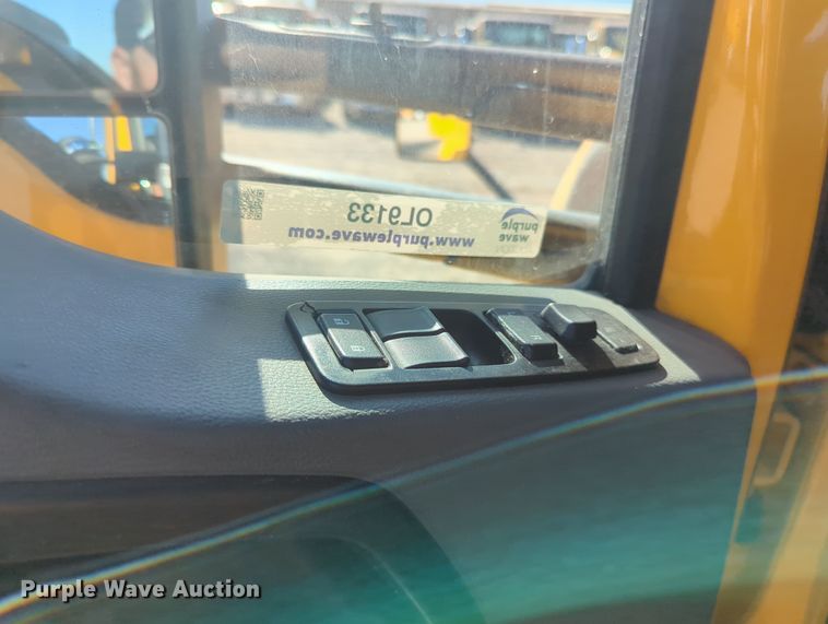 image for item OL9133 2020 Kenworth T680  semi truck