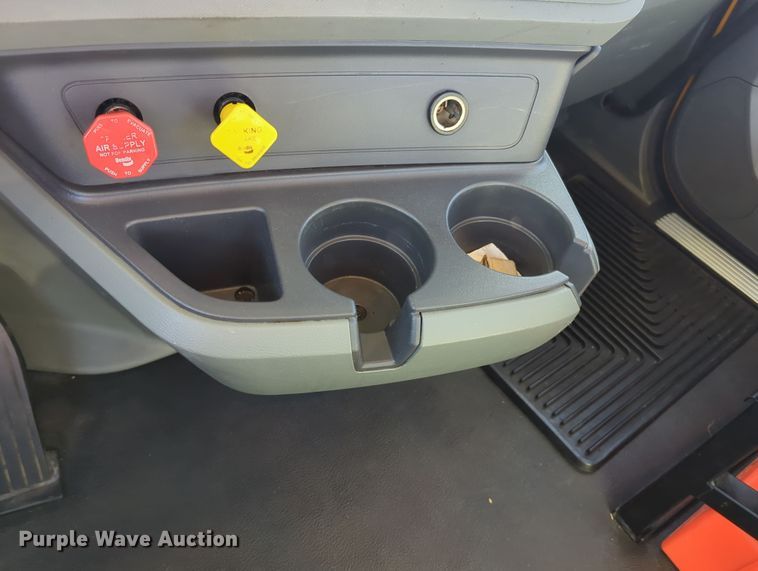 image for item OL9133 2020 Kenworth T680  semi truck