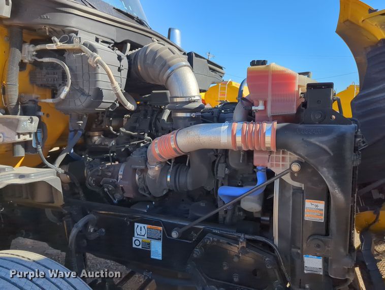 image for item OL9133 2020 Kenworth T680  semi truck