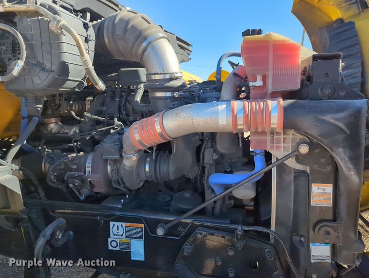 image for item OL9133 2020 Kenworth T680  semi truck