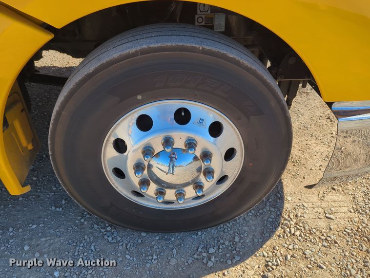 image for item OL9133 2020 Kenworth T680  semi truck