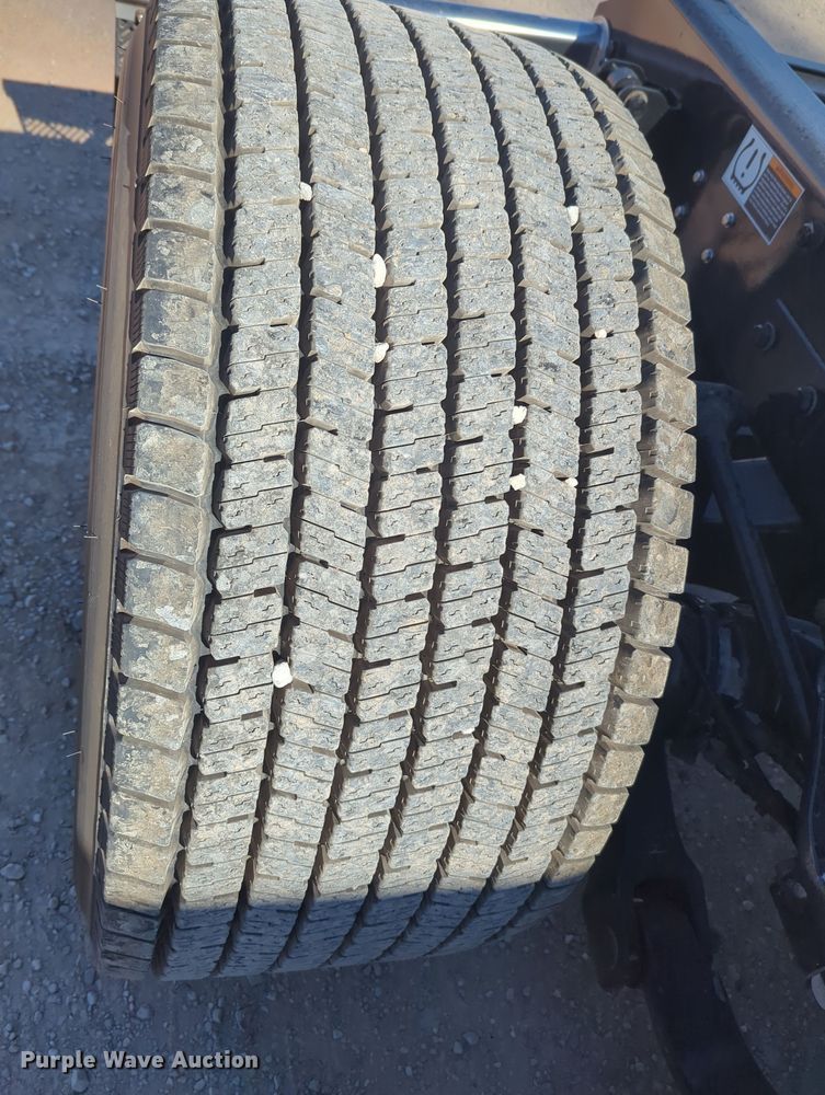 image for item OL9133 2020 Kenworth T680  semi truck