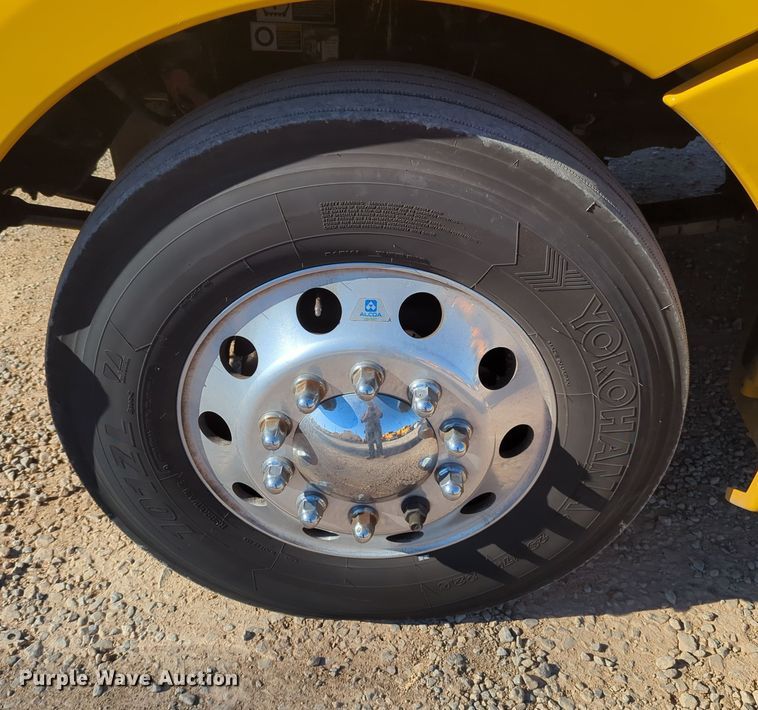 image for item OL9133 2020 Kenworth T680  semi truck