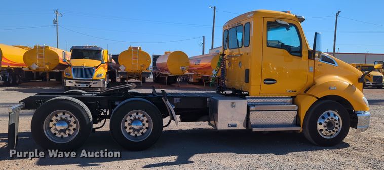 image for item OL9134 2020 Kenworth T680  semi truck