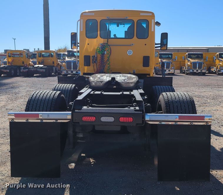 image for item OL9134 2020 Kenworth T680  semi truck