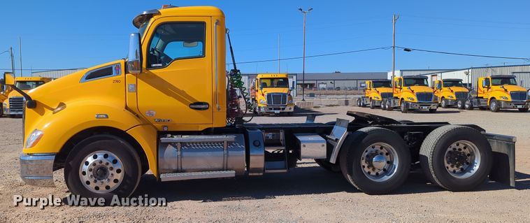 image for item OL9134 2020 Kenworth T680  semi truck
