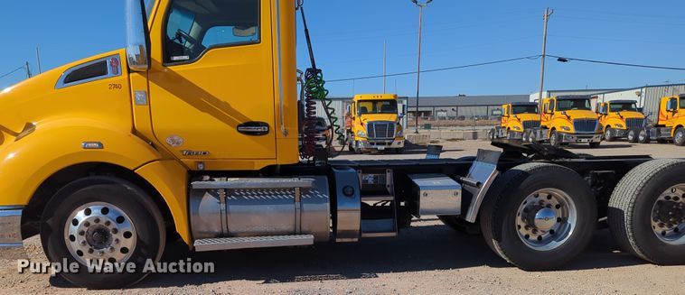 image for item OL9134 2020 Kenworth T680  semi truck