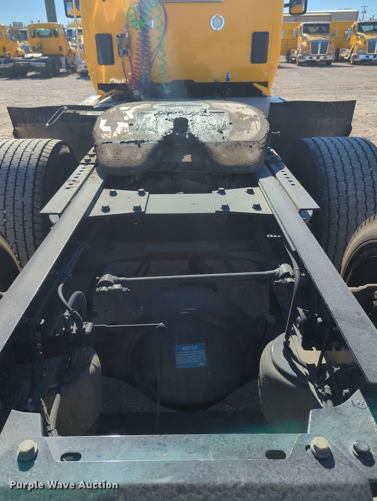 image for item OL9134 2020 Kenworth T680  semi truck