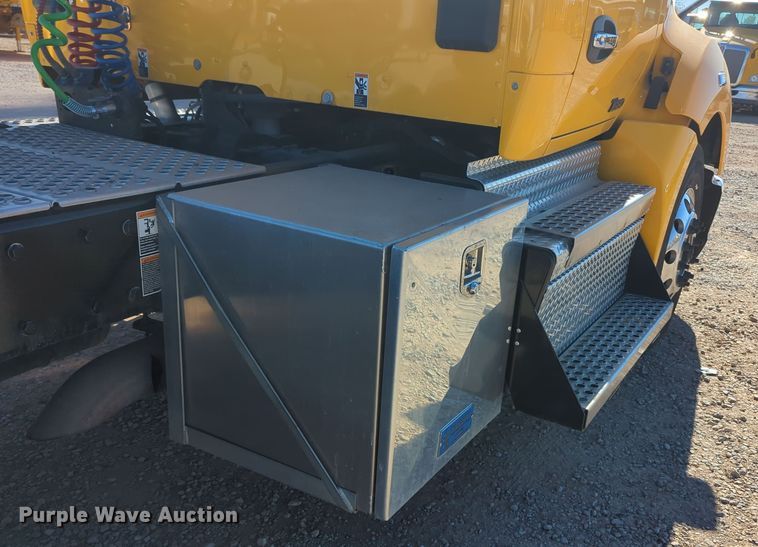 image for item OL9134 2020 Kenworth T680  semi truck