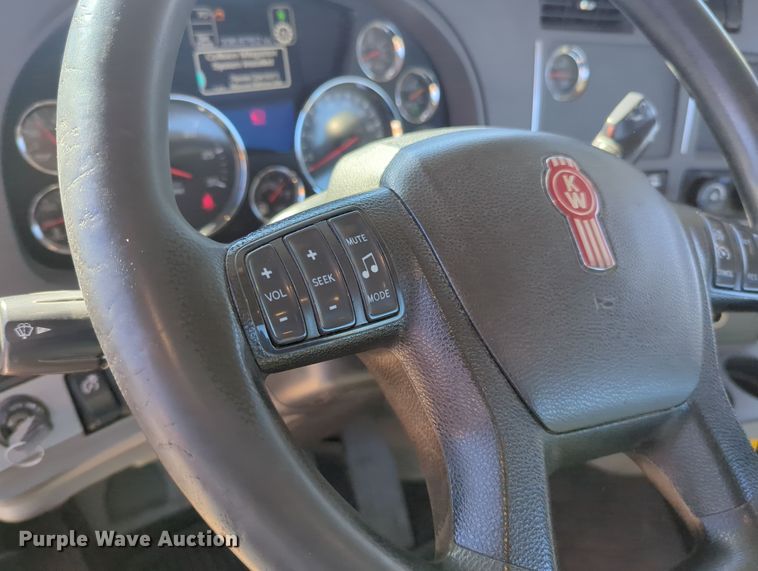 image for item OL9134 2020 Kenworth T680  semi truck