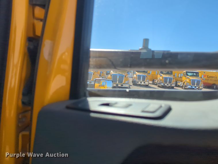 image for item OL9134 2020 Kenworth T680  semi truck