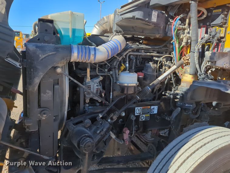 image for item OL9134 2020 Kenworth T680  semi truck