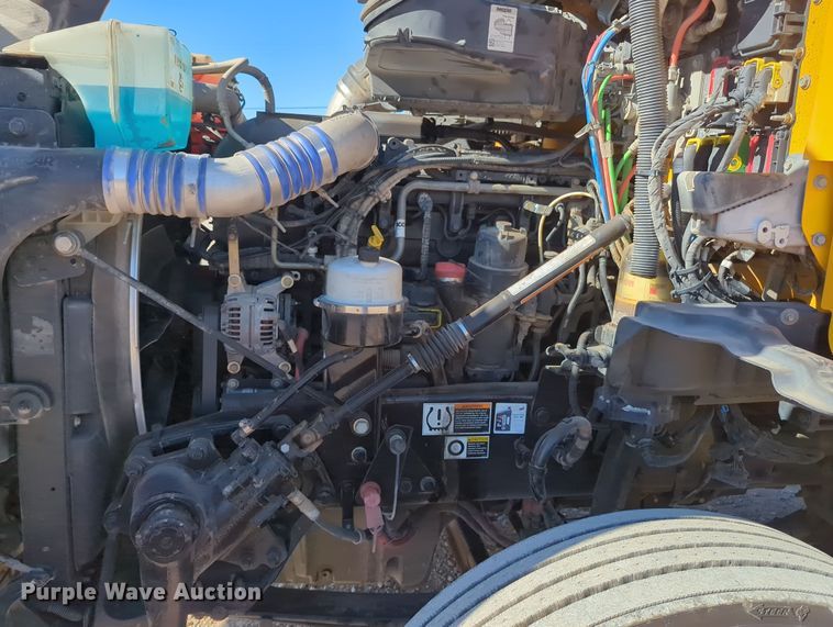 image for item OL9134 2020 Kenworth T680  semi truck