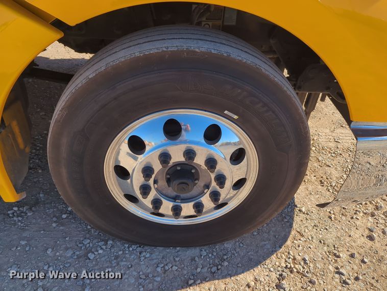 image for item OL9134 2020 Kenworth T680  semi truck