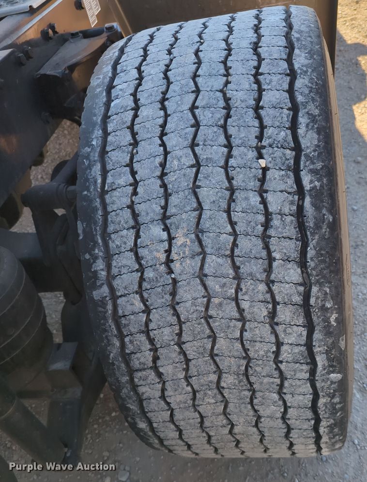 image for item OL9134 2020 Kenworth T680  semi truck