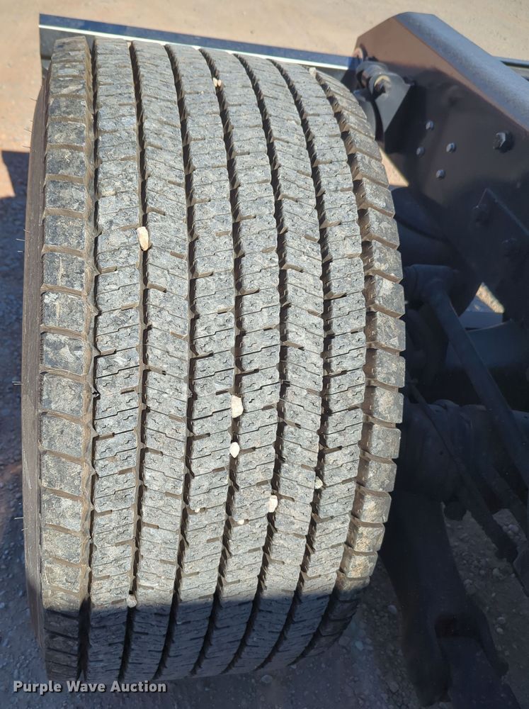 image for item OL9134 2020 Kenworth T680  semi truck